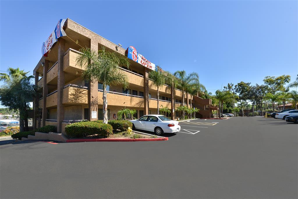 Motel 6 San Diego - Mission Valley Buitenkant foto