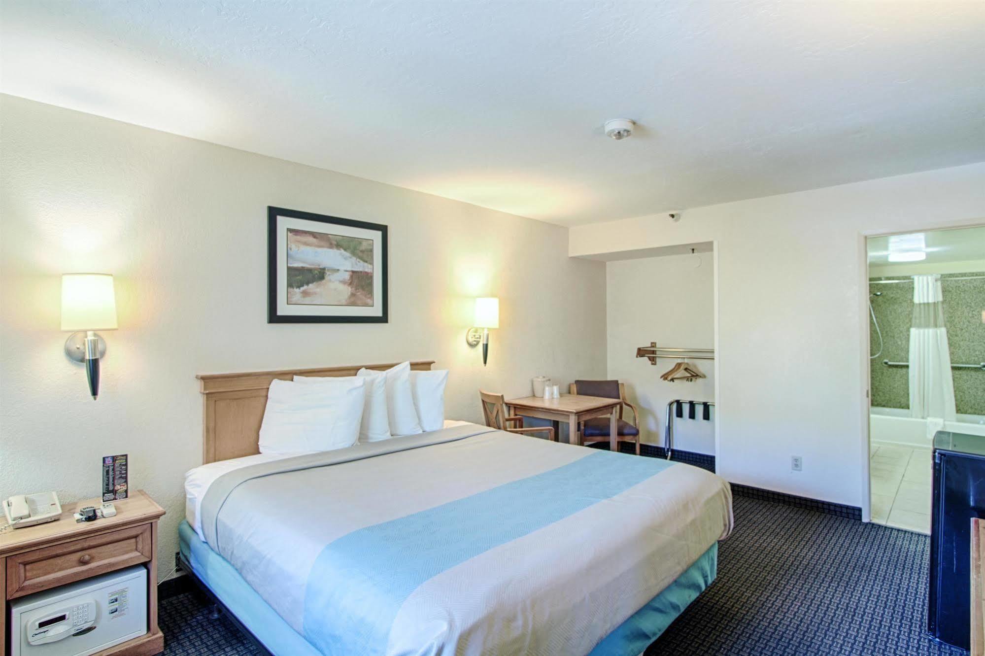 Motel 6 San Diego - Mission Valley Buitenkant foto